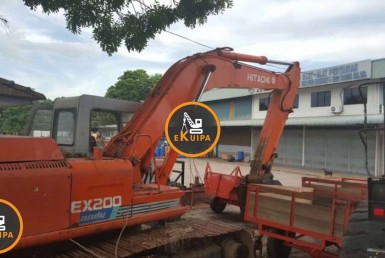 Excavator machine Hitachi ZX 130 Volvo 210 – Marketplace for Heavy 